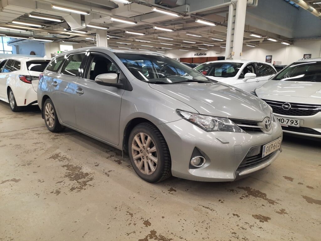 Toyota Auris 2014 Harmaa