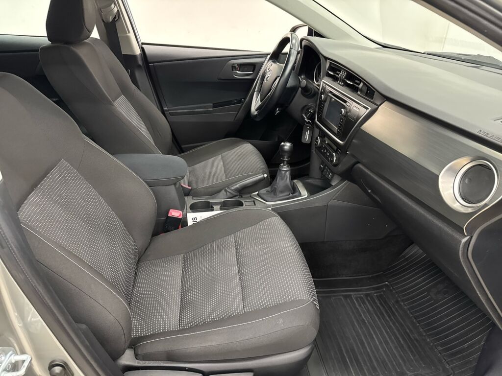 Toyota Auris 2014 Harmaa