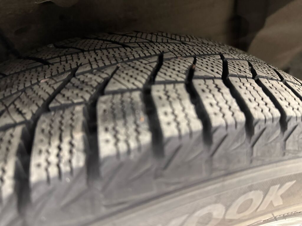 Toyota Auris 2014 Harmaa