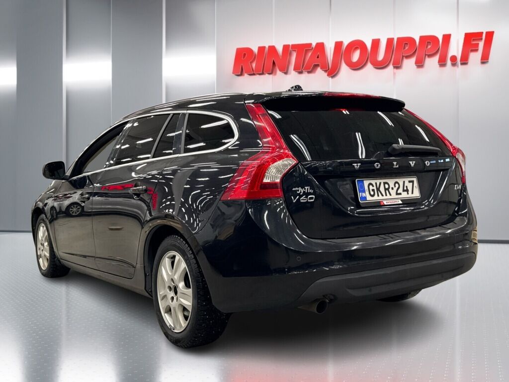 Volvo V60 2013 Musta