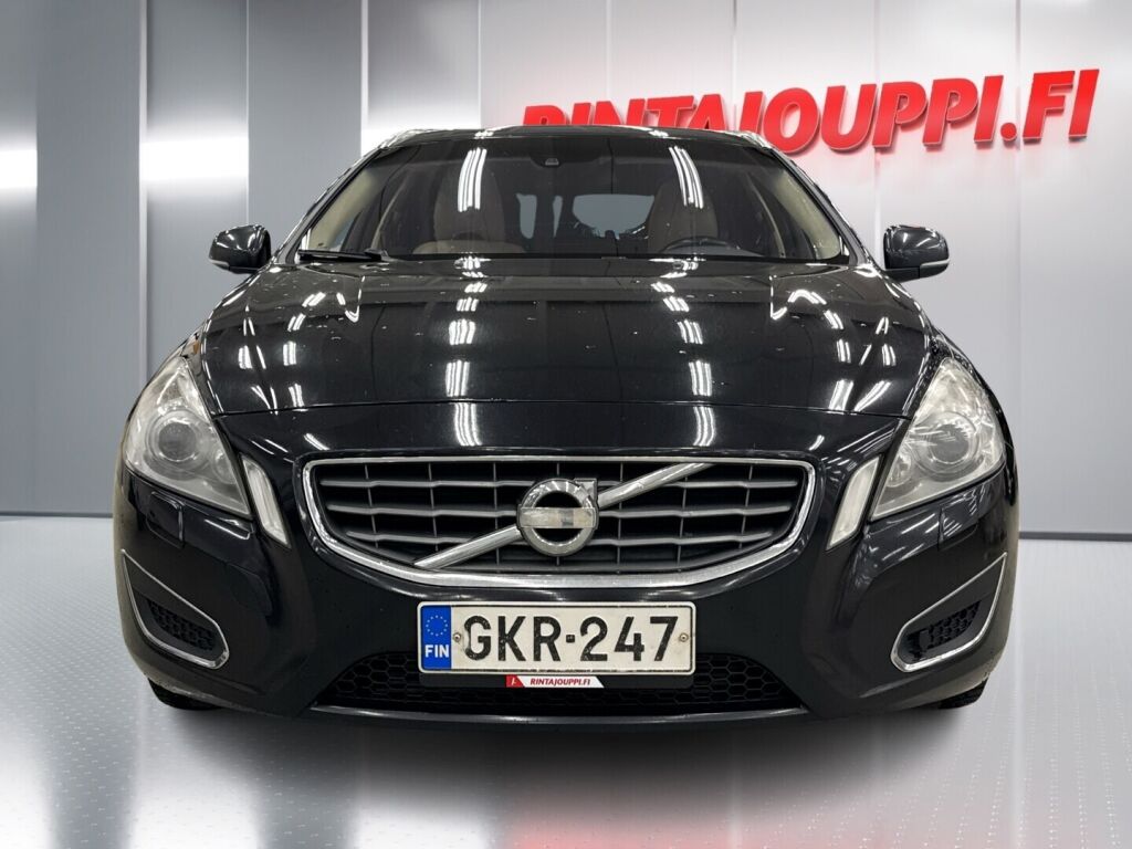 Volvo V60 2013 Musta