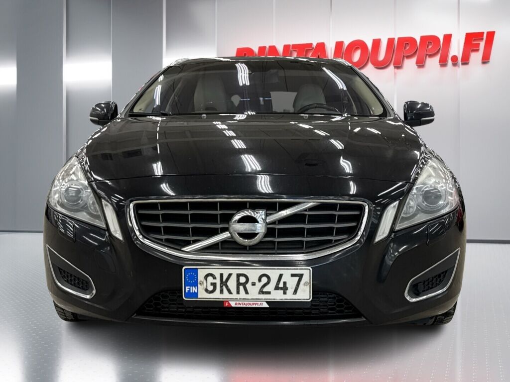 Volvo V60 2013 Musta