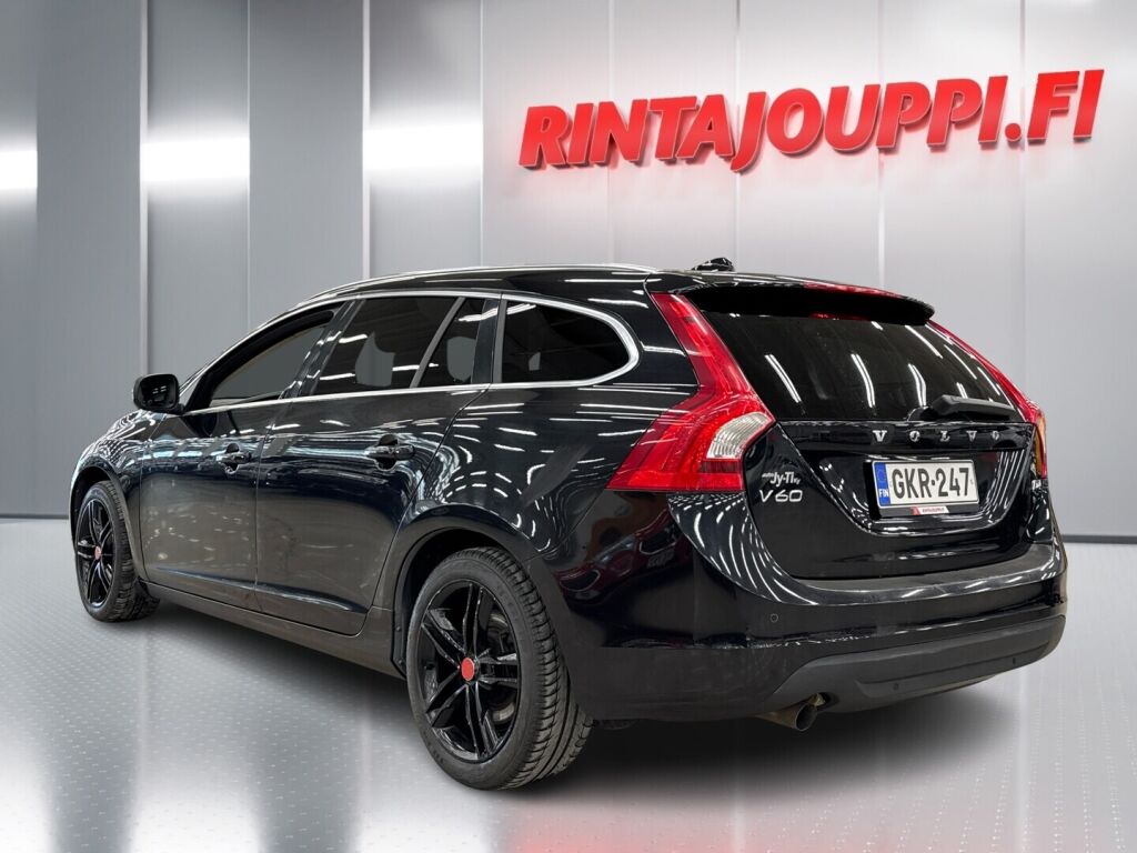 Volvo V60 2013 Musta