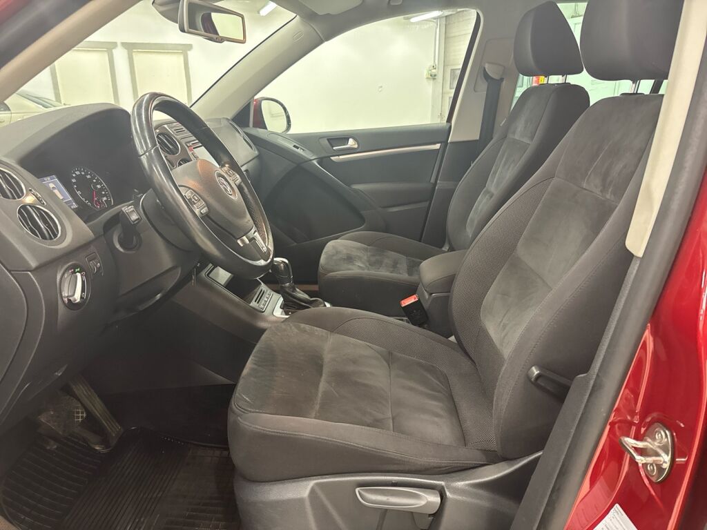 Volkswagen Tiguan 2013 Punainen