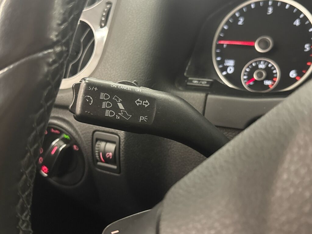 Volkswagen Tiguan 2013 Punainen