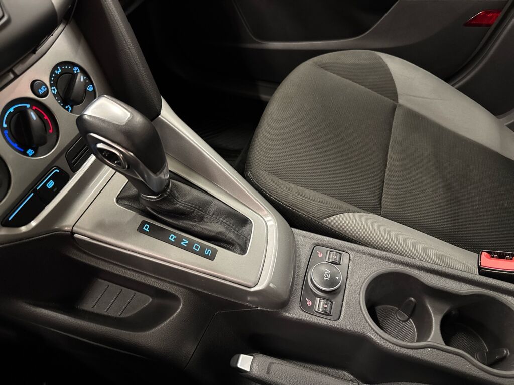 Ford Focus 2013 Harmaa