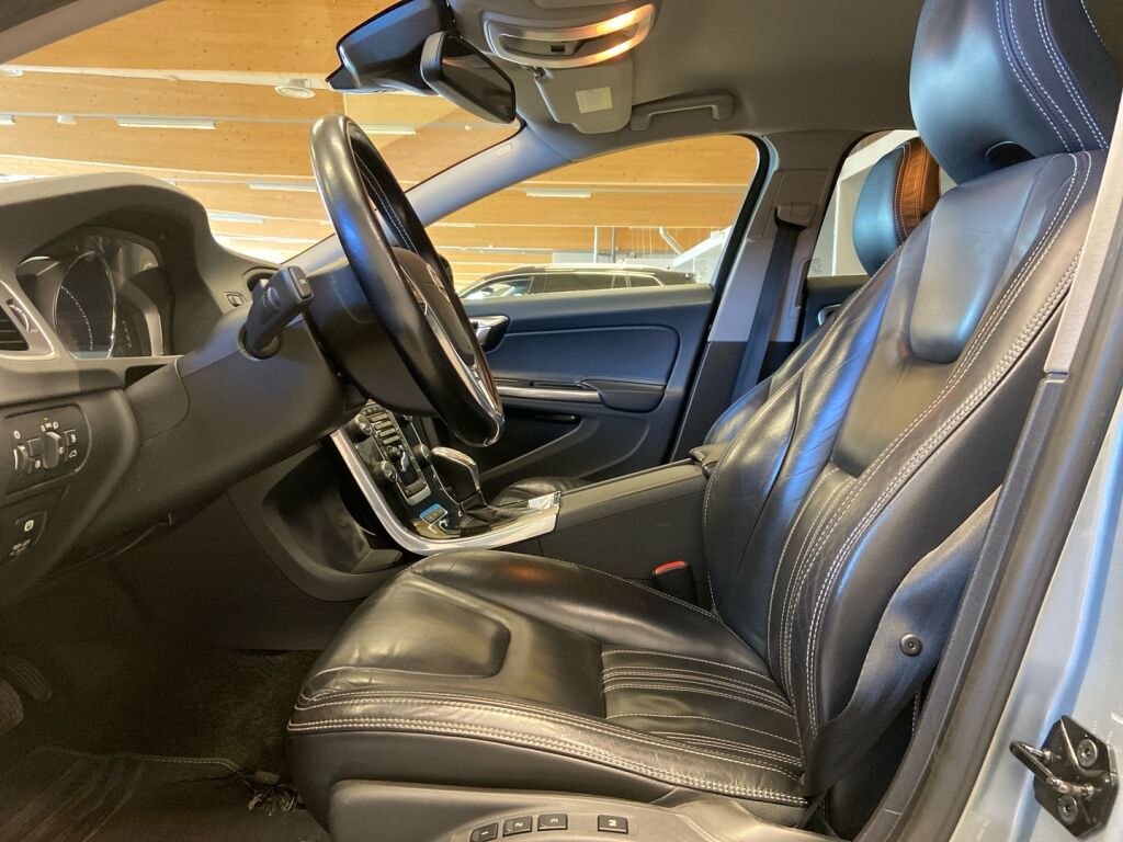 Volvo V60 2013 Harmaa