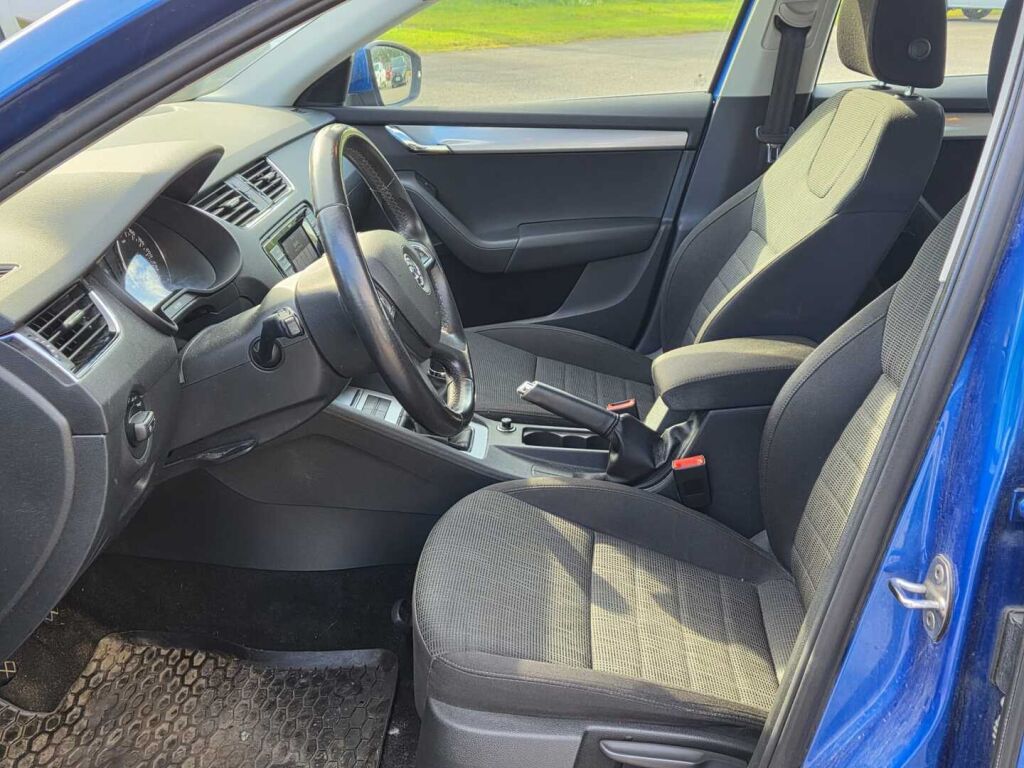 Skoda Octavia 2013 Sininen