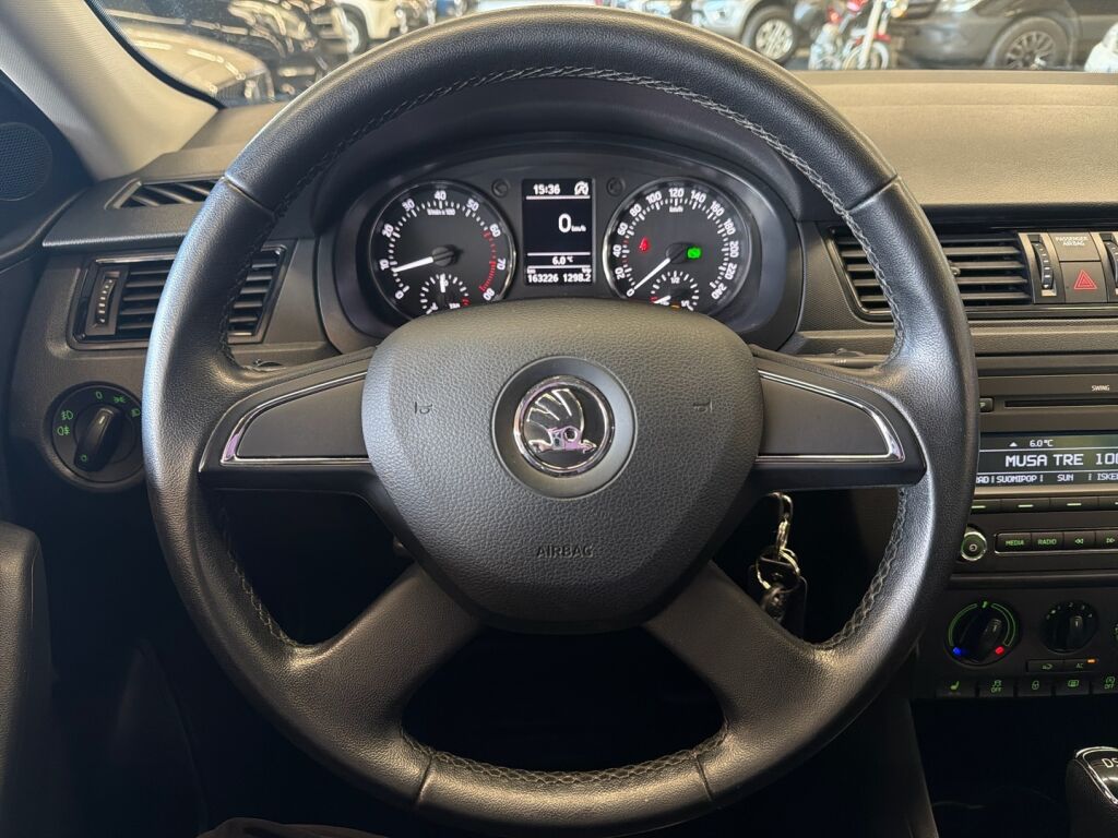 Skoda Rapid 2013 Punainen