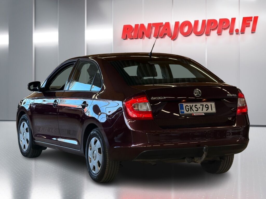 Skoda Rapid 2013 Punainen