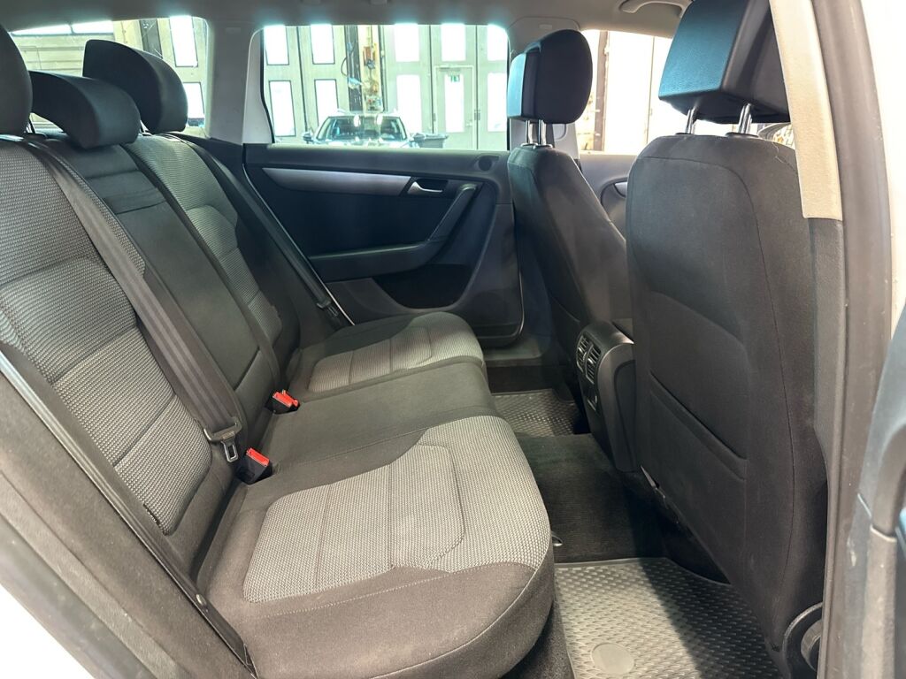 Volkswagen Passat 2013 Valkoinen