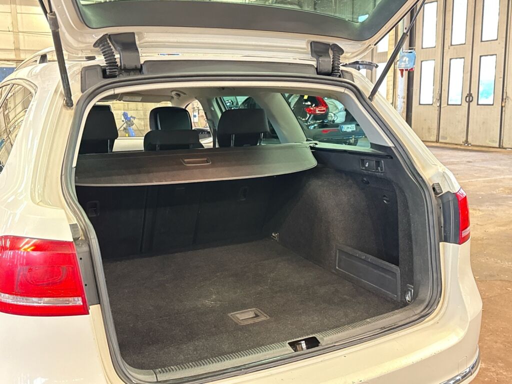 Volkswagen Passat 2013 Valkoinen