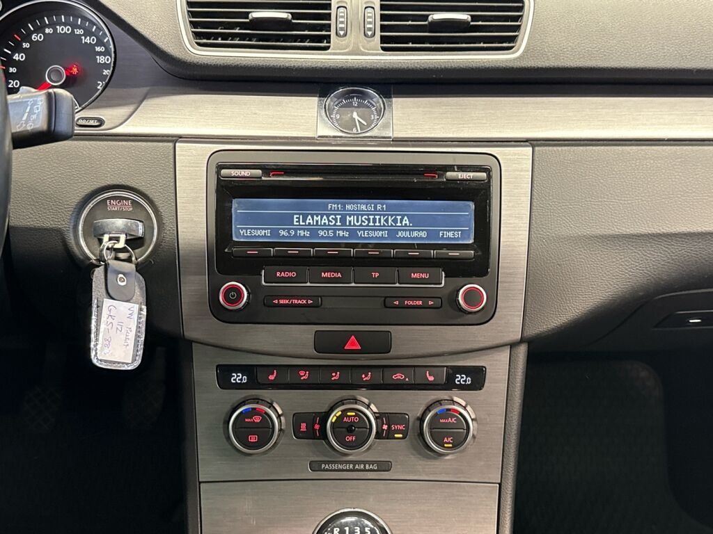 Volkswagen Passat 2013 Valkoinen