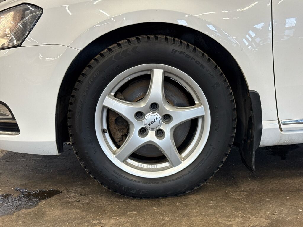 Volkswagen Passat 2013 Valkoinen