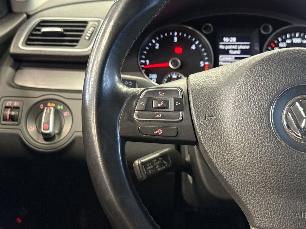 Volkswagen Passat 2013 Valkoinen