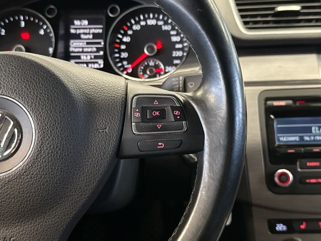 Volkswagen Passat 2013 Valkoinen