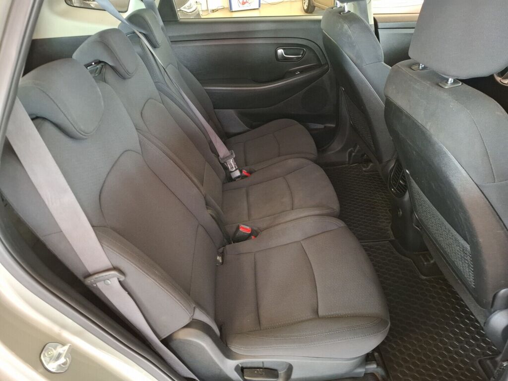 Kia Carens 2013 Hopea