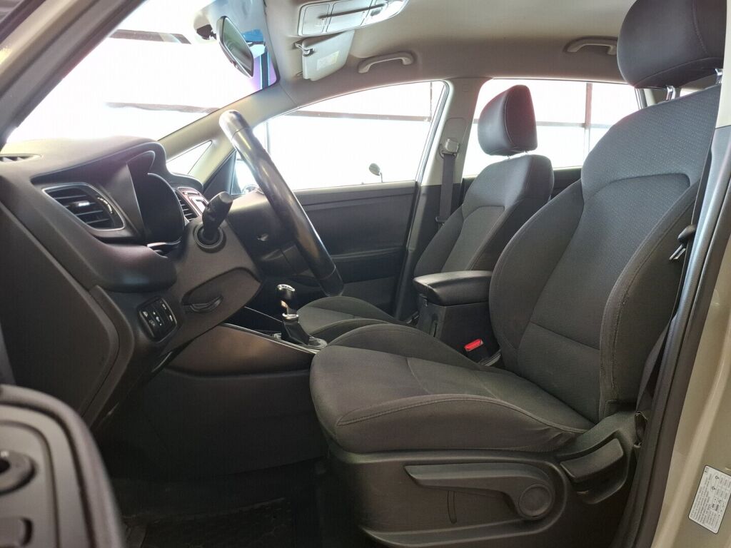 Kia Carens 2013 Hopea