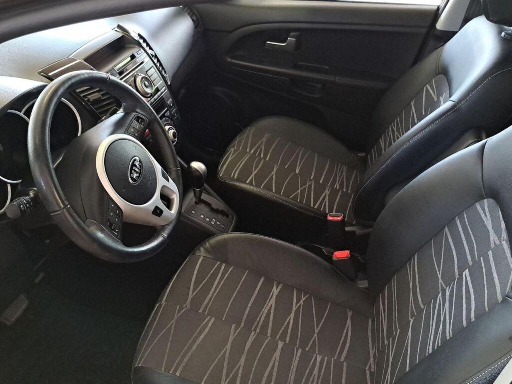 Kia Venga 2013 Ruskea (beige)