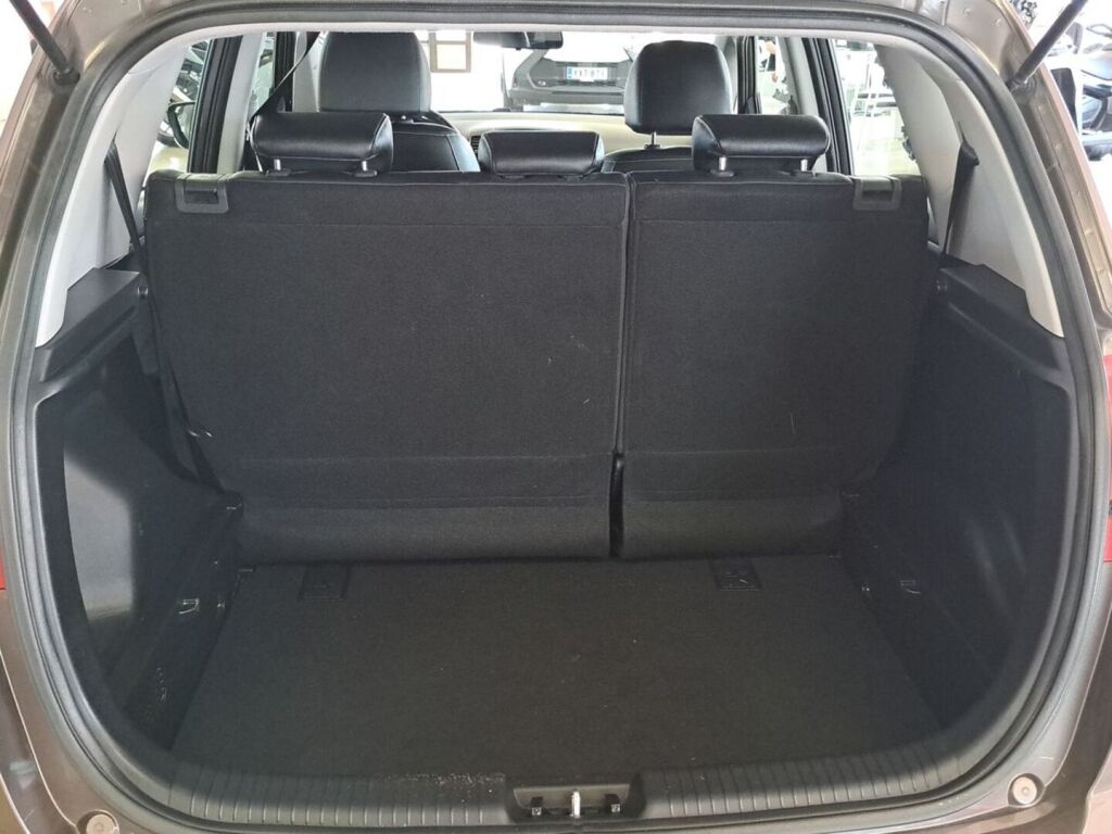 Kia Venga 2013 Ruskea (beige)