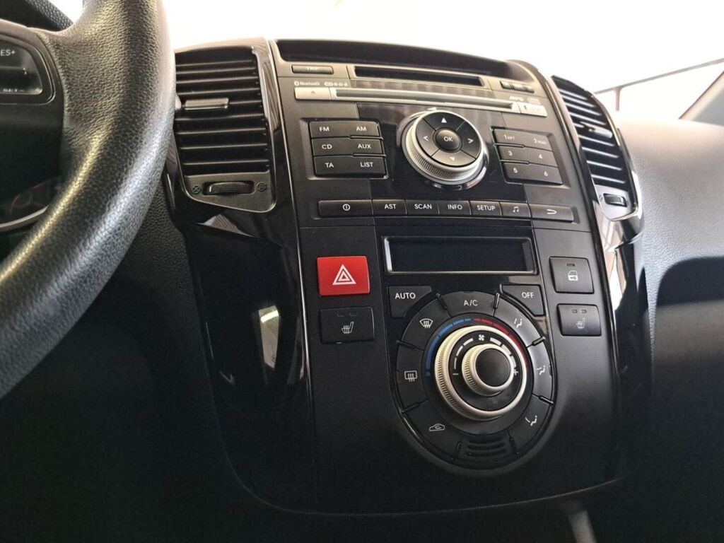 Kia Venga 2013 Ruskea (beige)
