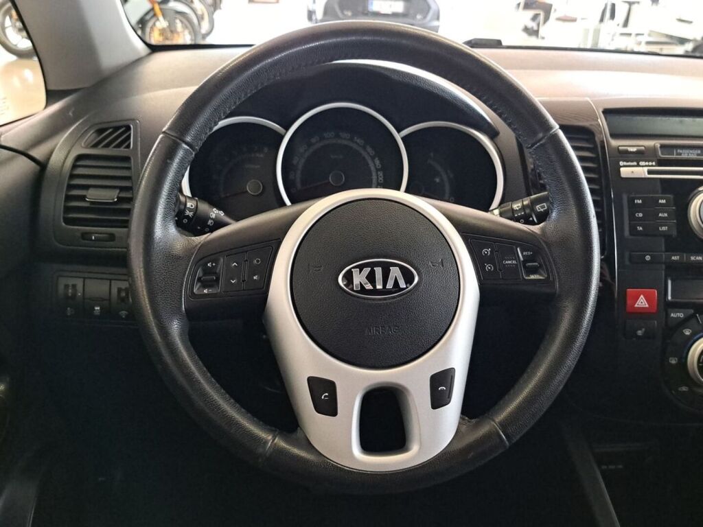 Kia Venga 2013 Ruskea (beige)