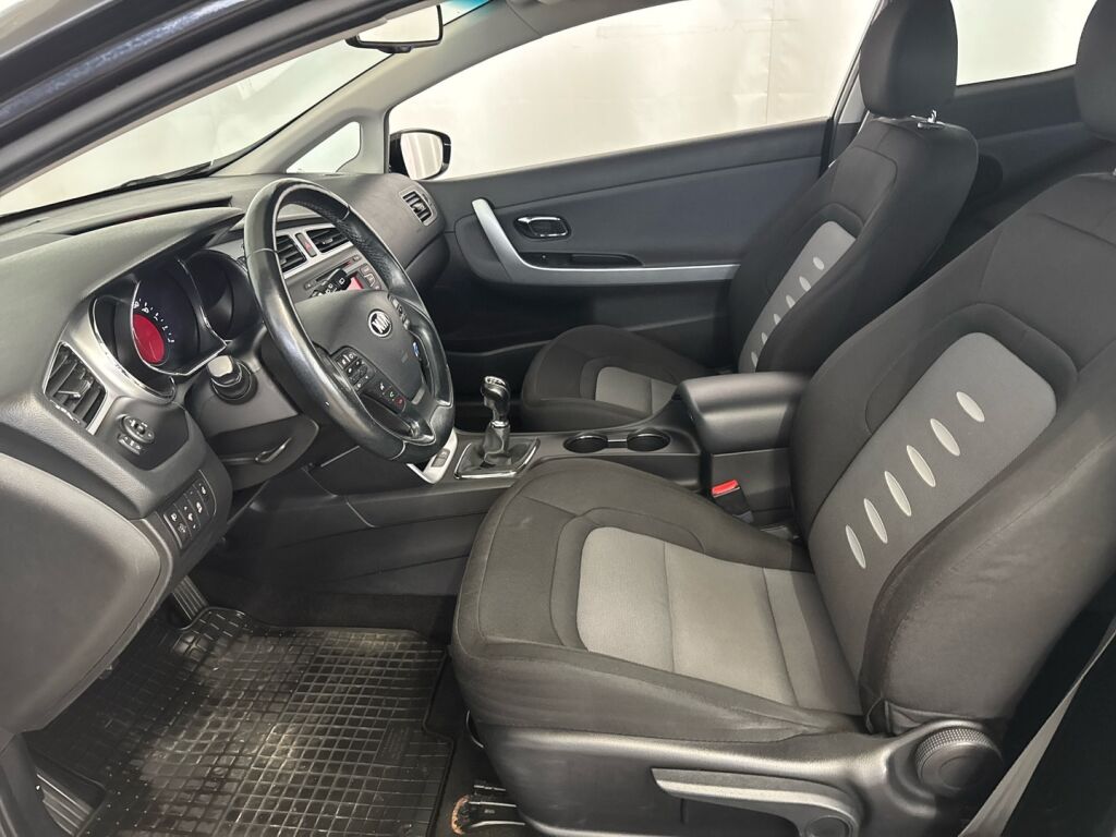 Kia ProCeed 2013 Musta