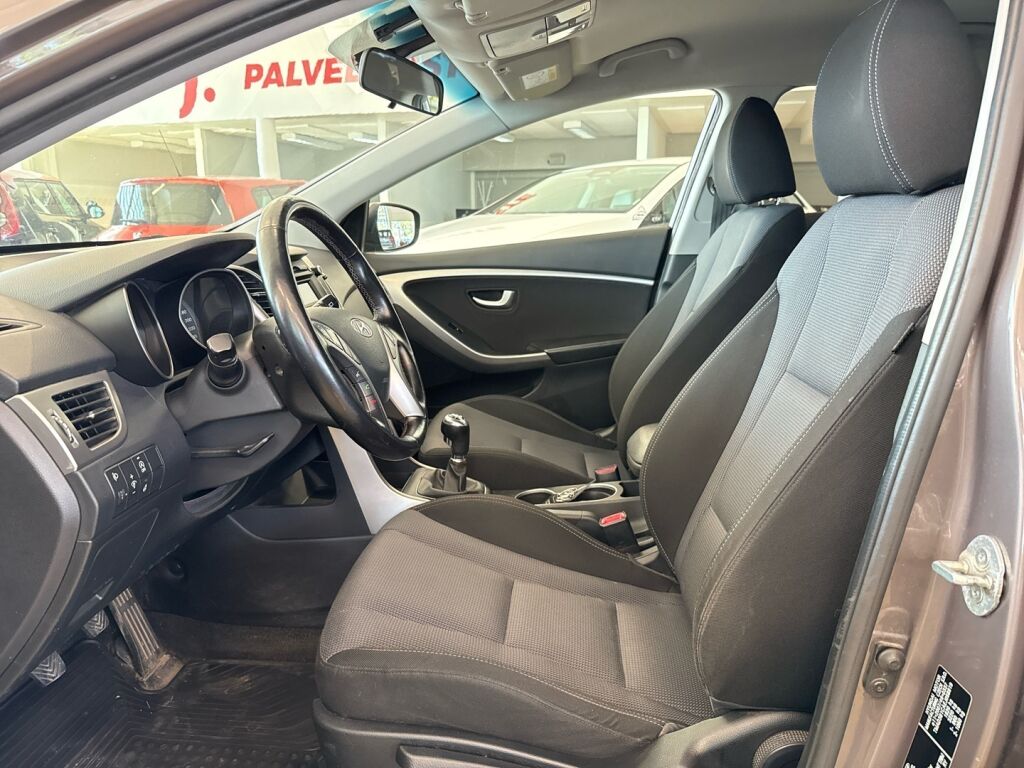 Hyundai i30 Wagon 2014 Ruskea (beige)