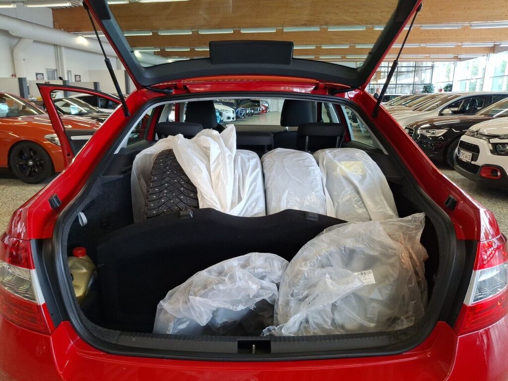 Skoda Octavia 2013 Punainen