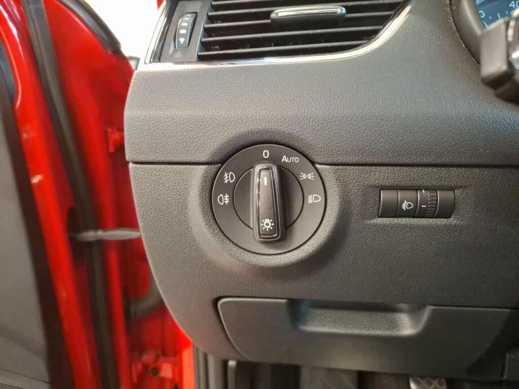 Skoda Octavia 2013 Punainen