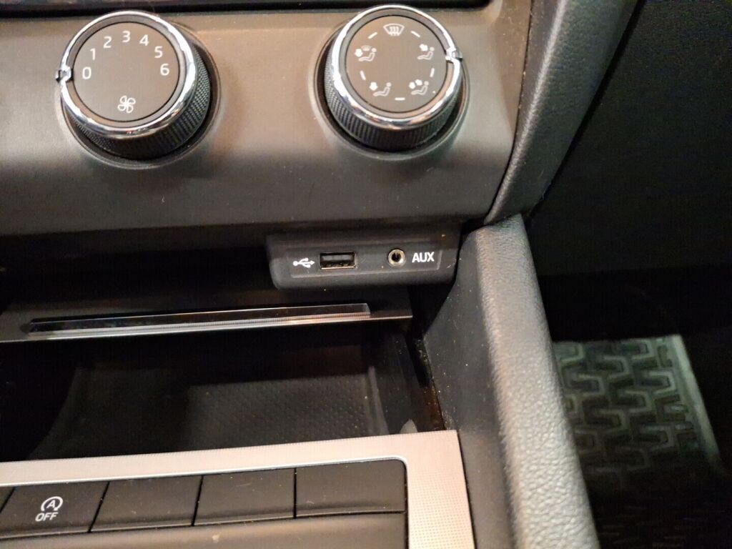 Skoda Octavia 2013 Punainen