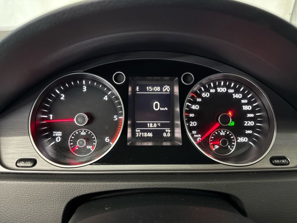 Volkswagen Passat 2013 Valkoinen