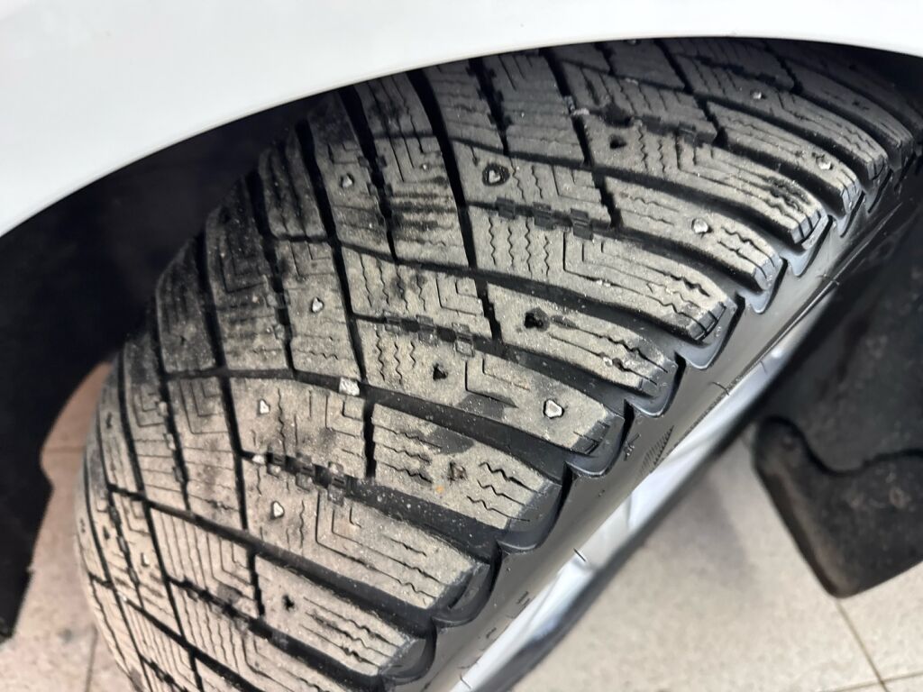 Volkswagen Passat 2013 Valkoinen