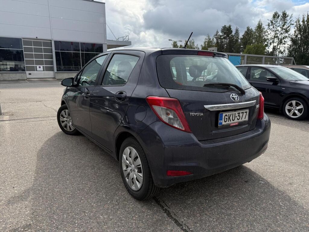 Toyota Yaris 2013 Violetti