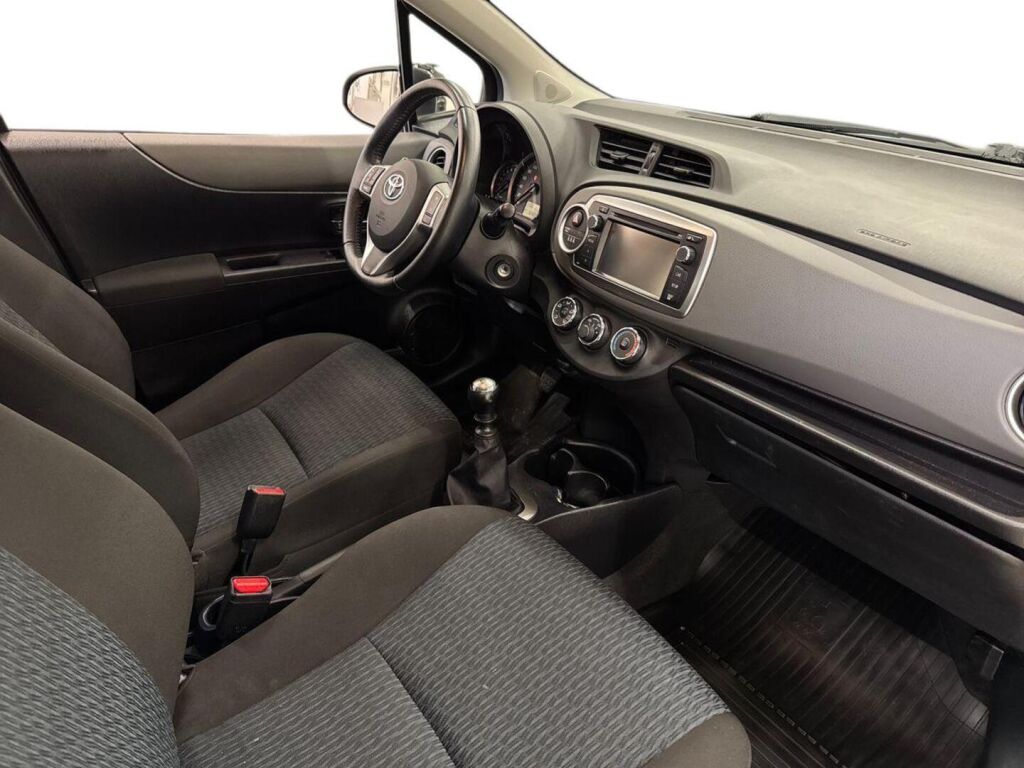Toyota Yaris 2013 Violetti