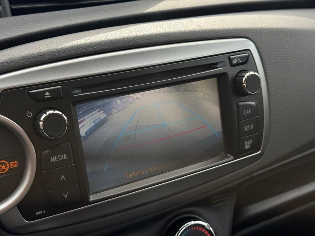 Toyota Yaris 2013 Violetti