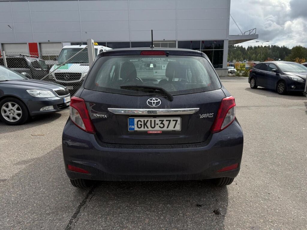 Toyota Yaris 2013 Violetti