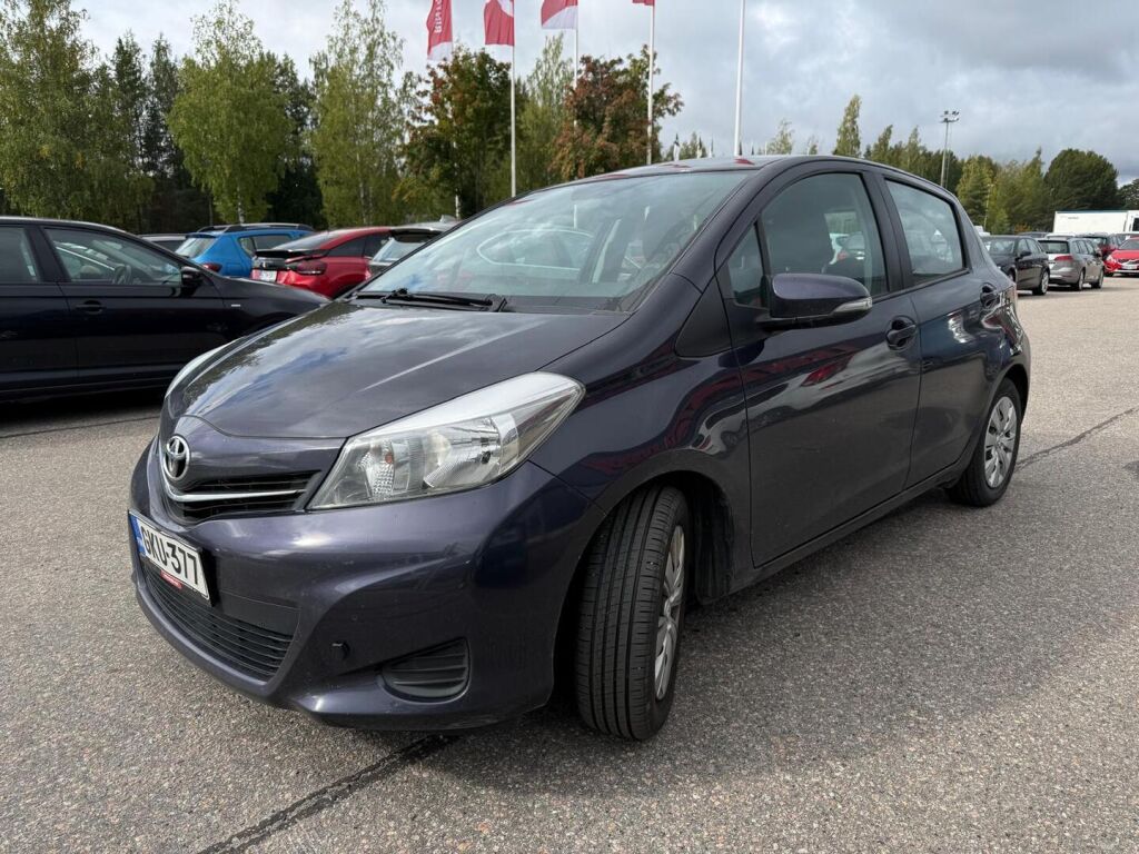 Toyota Yaris 2013 Violetti