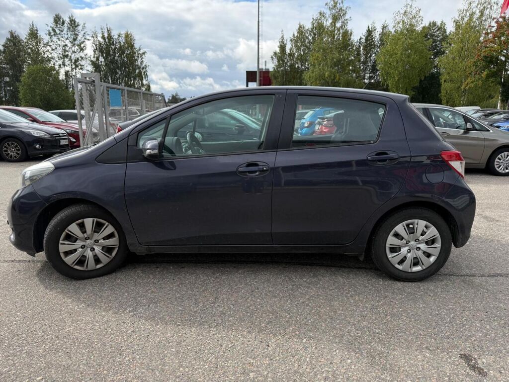 Toyota Yaris 2013 Violetti