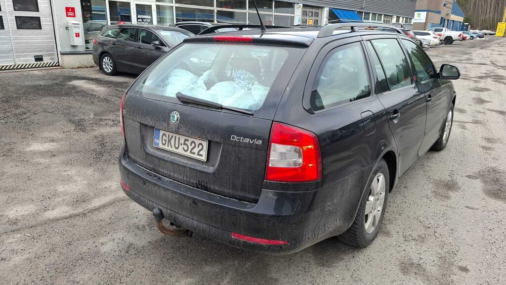 Skoda Octavia 2013 Musta