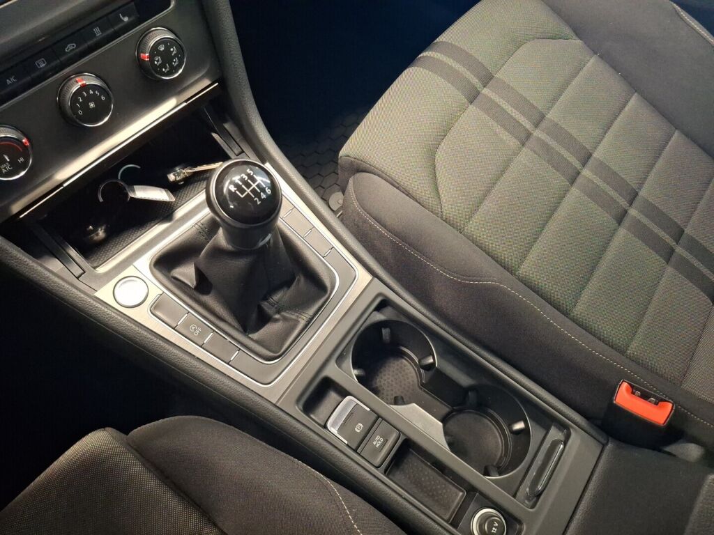 Volkswagen Golf 2013 Valkoinen