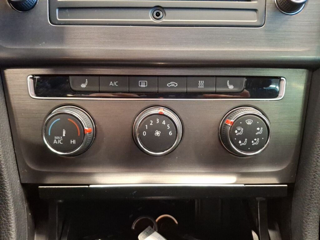 Volkswagen Golf 2013 Valkoinen