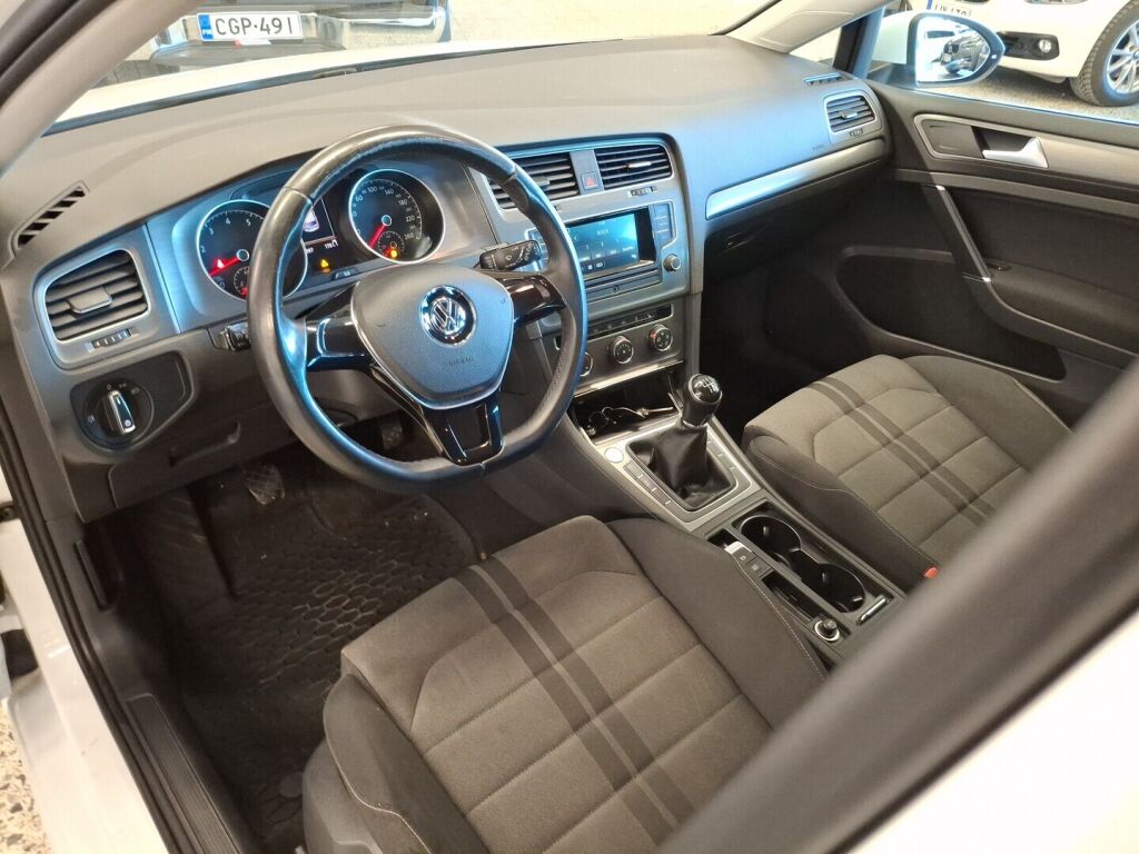 Volkswagen Golf 2013 Valkoinen