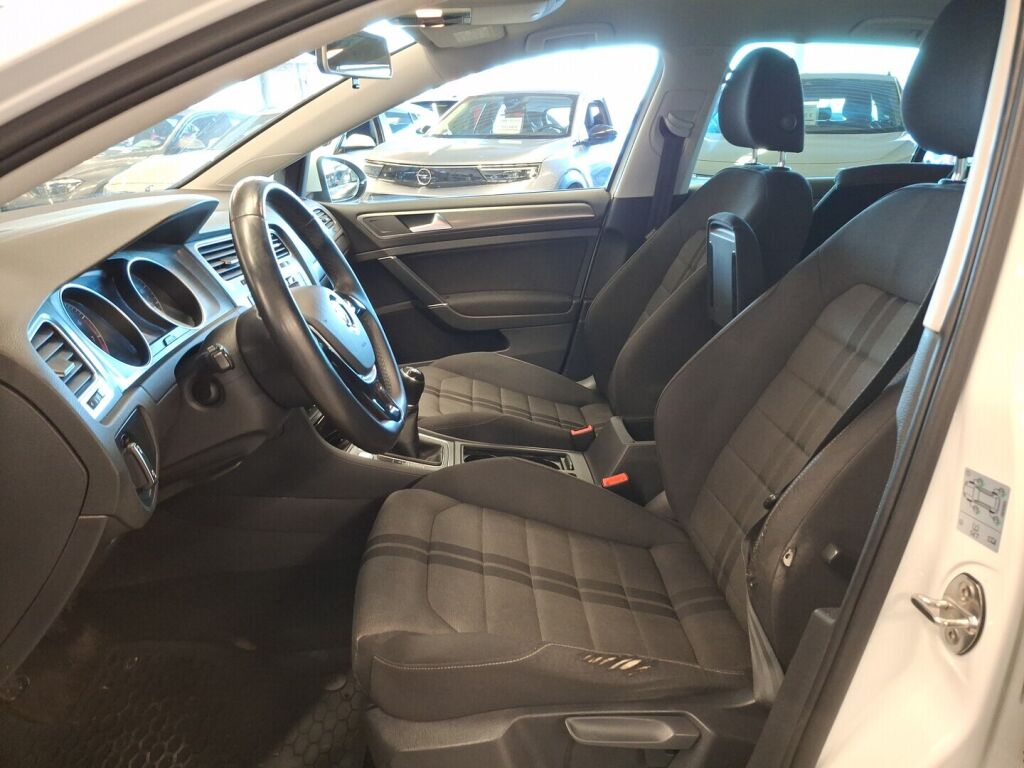 Volkswagen Golf 2013 Valkoinen