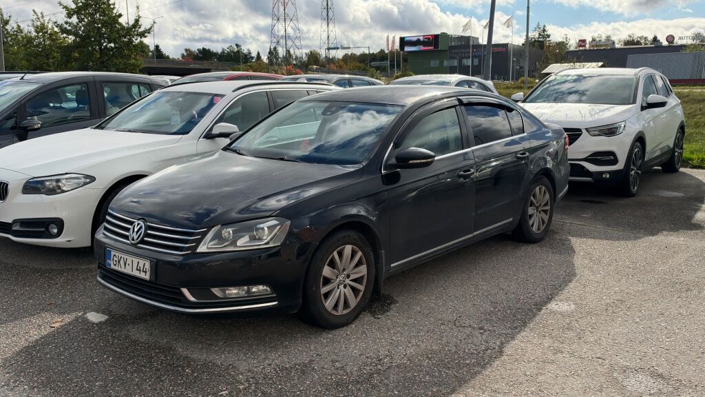 Volkswagen Passat 2014 Musta