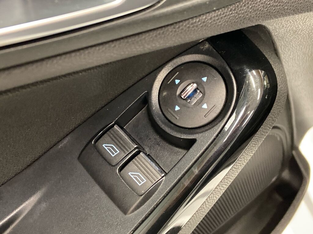 Ford Fiesta 2014 Valkoinen