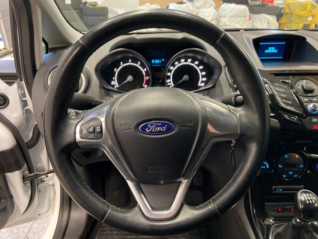 Ford Fiesta 2014 Valkoinen