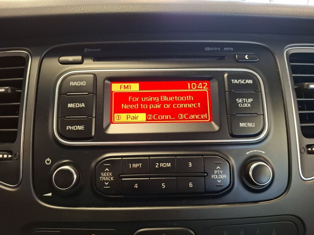 Kia Carens 2014 Ruskea (beige)