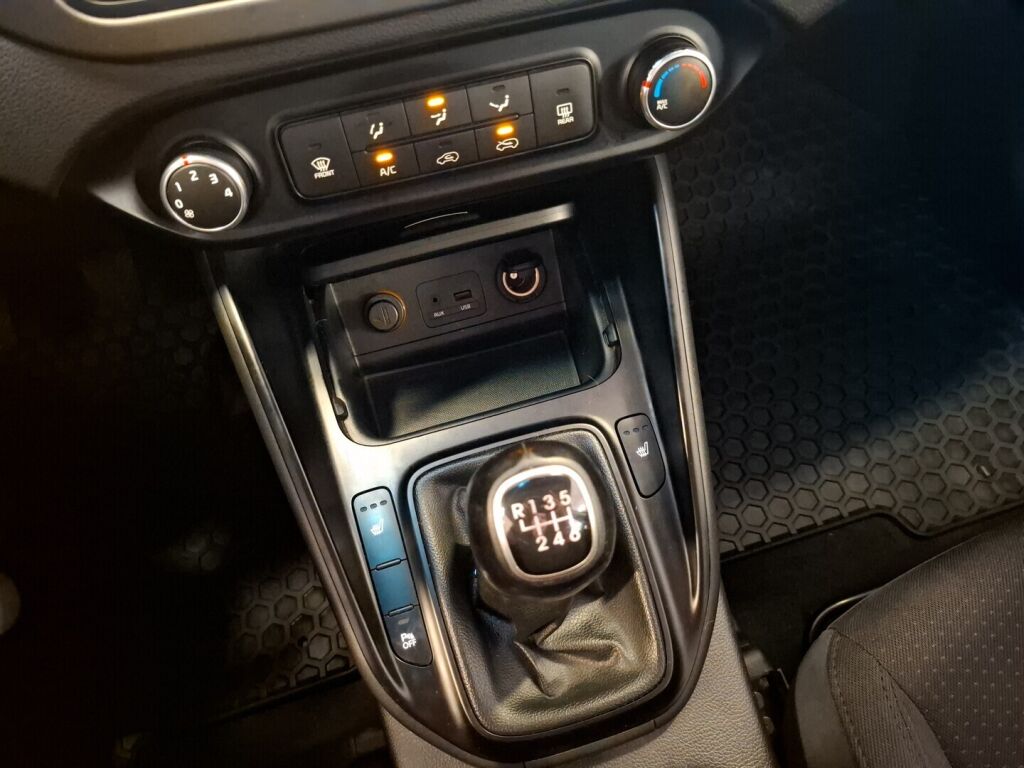 Kia Carens 2014 Ruskea (beige)