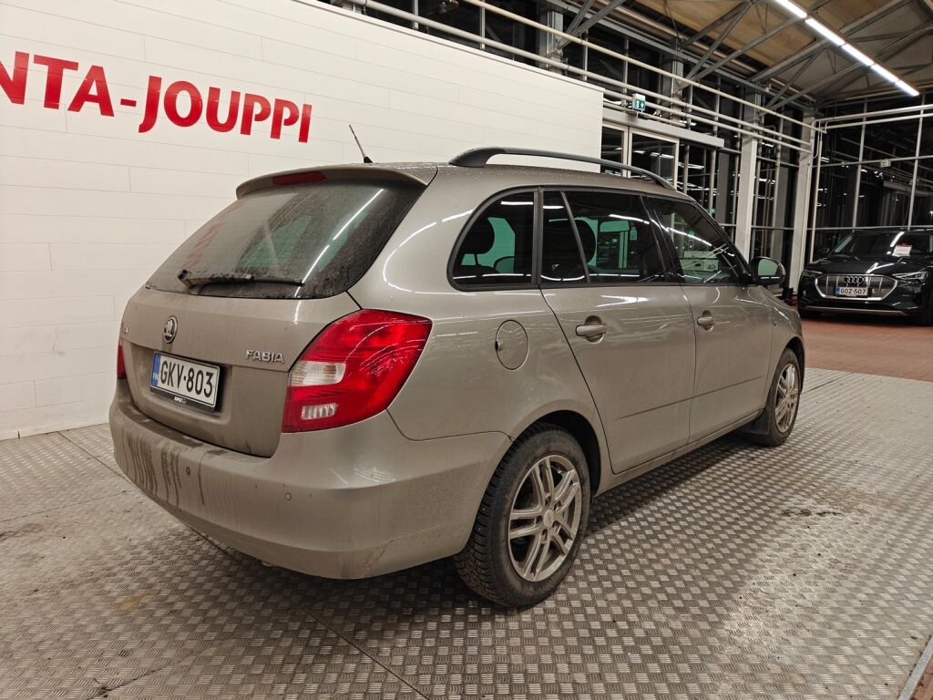 Skoda Fabia 2014 Ruskea (beige)